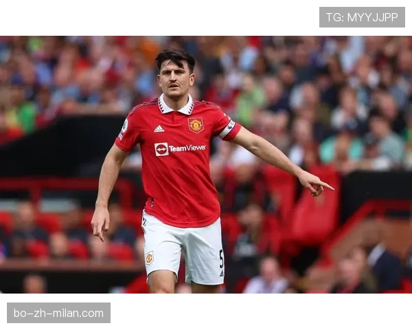 曼联危机四伏！内部矛盾激化，滕哈格的战术改革是出路还是死路？