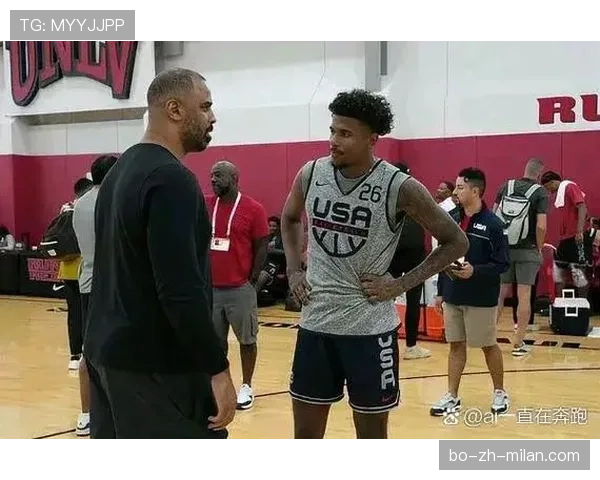 杰伦·格林相比上季少打单打转挡拆，三分效率回升